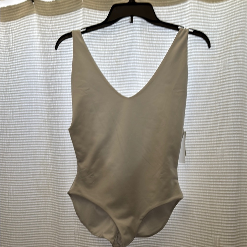 Londre White swim suit